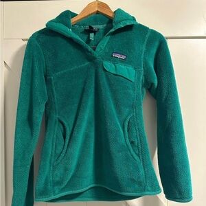 Patagonia fleece pull over green